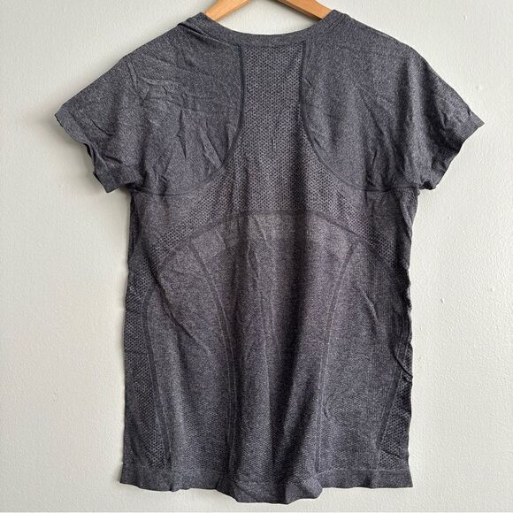 Athleta T Shirt Womens Large Gray Short Sleeve Top - Picture 3 of 6